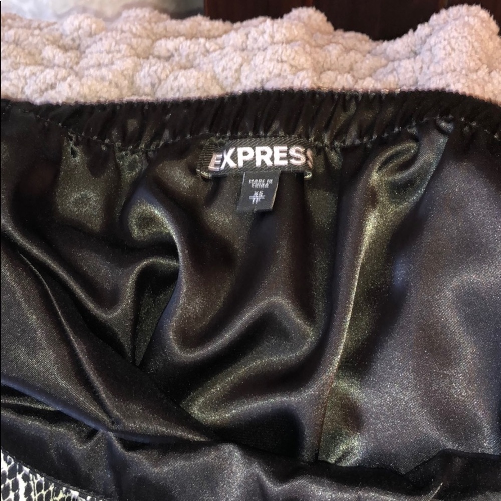 Express Strapless Romper - Picture 6 of 7